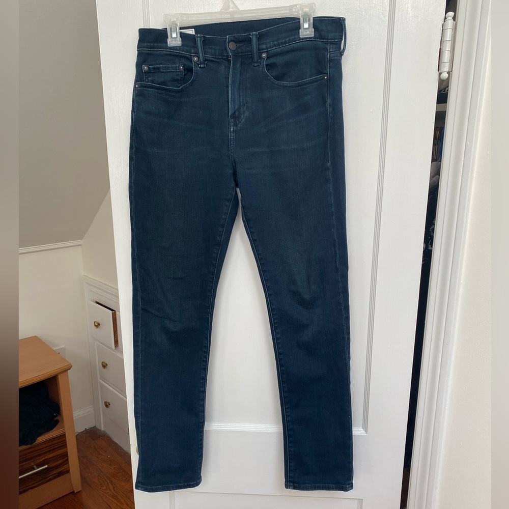 Men’s GAP jeans- comfy stretch waist 31 length 32